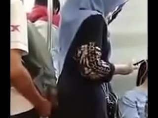 nunjukin Kontol bus di