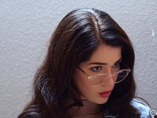 Babes - Участник наблюдение: Часть 1 2 - Абэлла Опасность