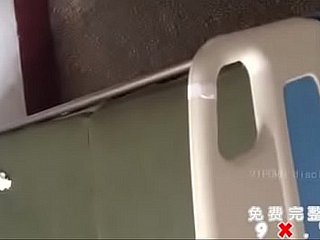聊城二院自拍贵在真实还有人在走廊过过