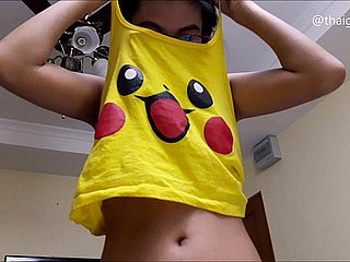 Azjatycki Teen Camgirl pyta 