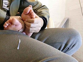 Chinese Footjob - Masseuse Cums exposed to Customer's Hooves