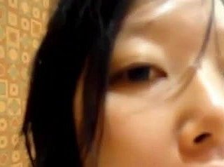 또 다른 귀여운 중국인 입에 정액