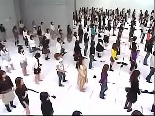 250人の裸の日本人