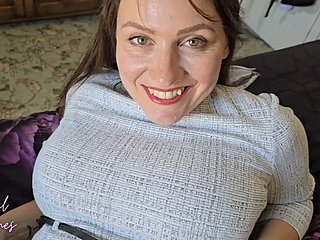 Creampie jocular mater demi-soeur après avoir vu accidentellement ses nues