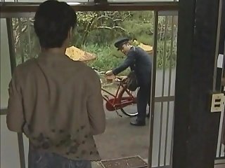 JPN Postman và bà nội trợ