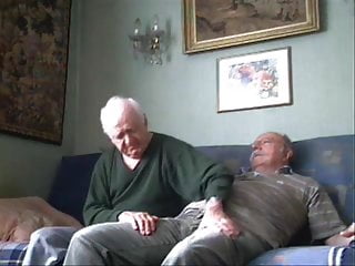 2 papà che giocano