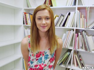 Alaina Dawson gefällt Hard To Fick