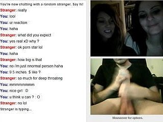 2 cutes kız memeler ve amp göstermektedir; omegle üzerinde ass